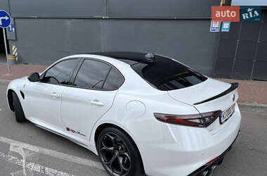 Седан Alfa Romeo Giulia 2017 в 