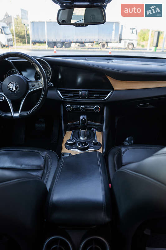 Седан Alfa Romeo Giulia 2016 в Львові