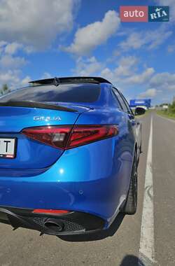 Седан Alfa Romeo Giulia 2021 в 