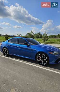 Седан Alfa Romeo Giulia 2021 в 