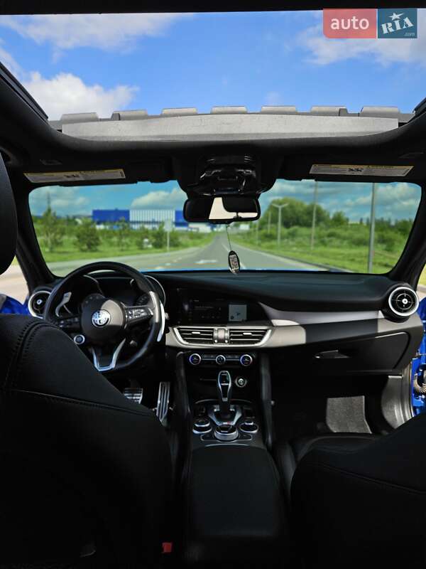 Седан Alfa Romeo Giulia 2021 в Рівному