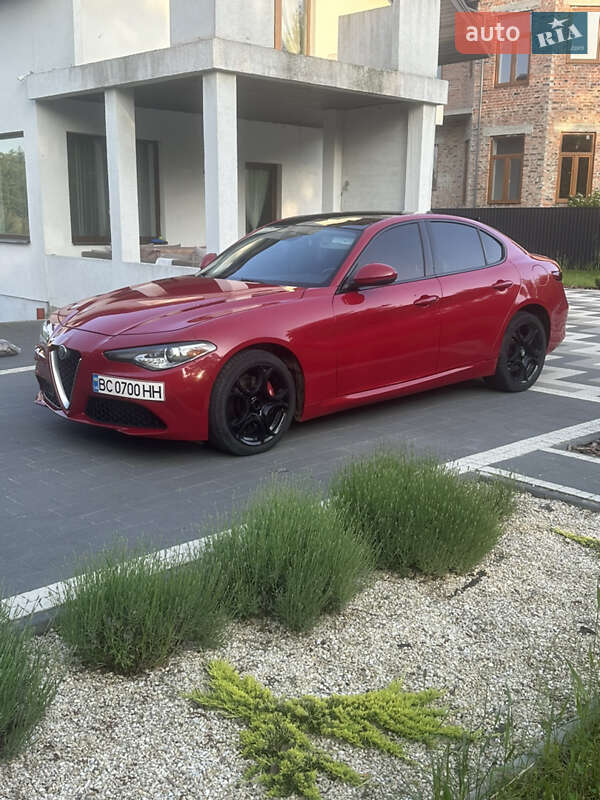 Седан Alfa Romeo Giulia 2018 в Львові