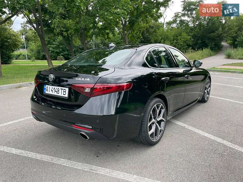Седан Alfa Romeo Giulia 2018 в Киеве