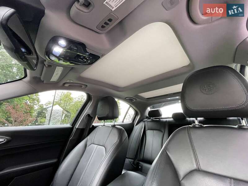 Седан Alfa Romeo Giulia 2018 в Киеве