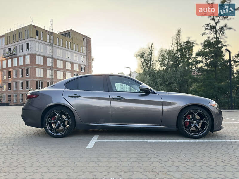Седан Alfa Romeo Giulia 2017 в Киеве фото 5 Седан Alfa Romeo Giulia 2017 в Киеве