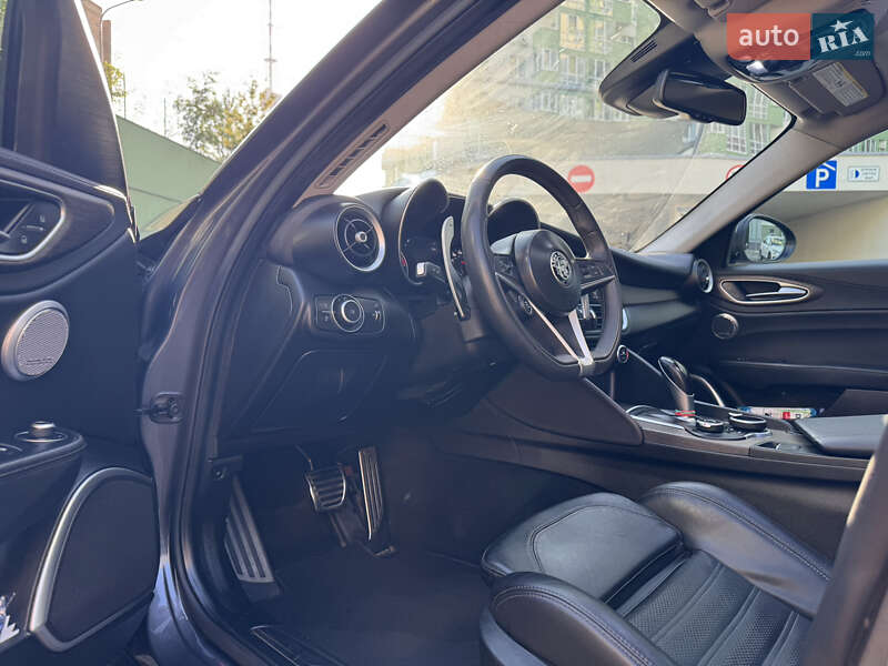 Седан Alfa Romeo Giulia 2017 в Киеве фото 15 Седан Alfa Romeo Giulia 2017 в Киеве