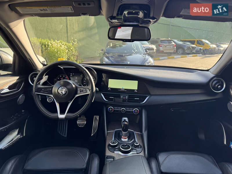 Седан Alfa Romeo Giulia 2017 в Киеве фото 20 Седан Alfa Romeo Giulia 2017 в Киеве