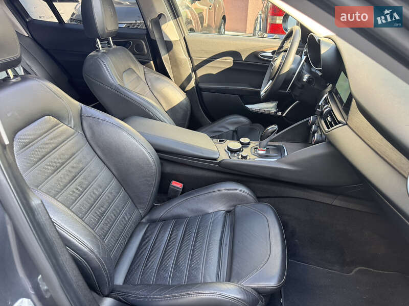 Седан Alfa Romeo Giulia 2017 в Киеве фото 23 Седан Alfa Romeo Giulia 2017 в Киеве