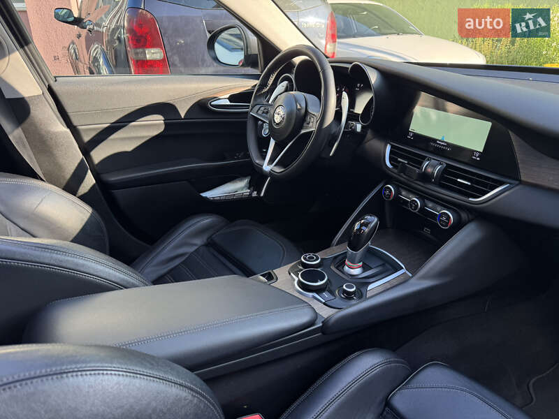Седан Alfa Romeo Giulia 2017 в Киеве фото 25 Седан Alfa Romeo Giulia 2017 в Киеве