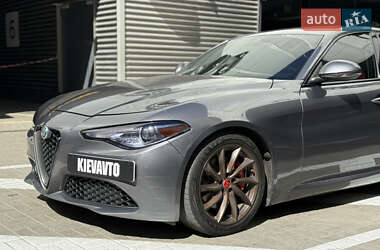Седан Alfa Romeo Giulia 2016 в 