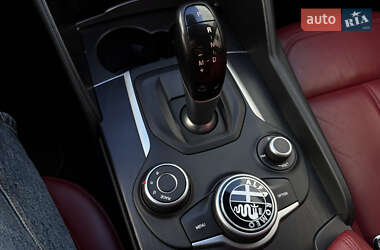 Седан Alfa Romeo Giulia 2016 в 