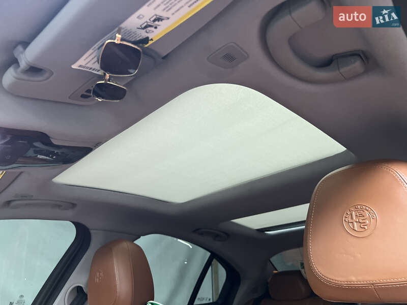 Седан Alfa Romeo Giulia 2018 в Львові