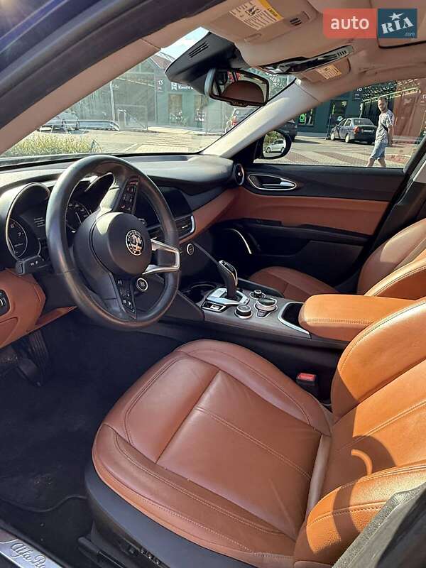 Седан Alfa Romeo Giulia 2021 в Киеве фото 16 Седан Alfa Romeo Giulia 2021 в Киеве