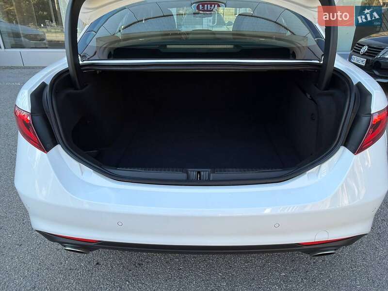 Седан Alfa Romeo Giulia 2021 в Харькове