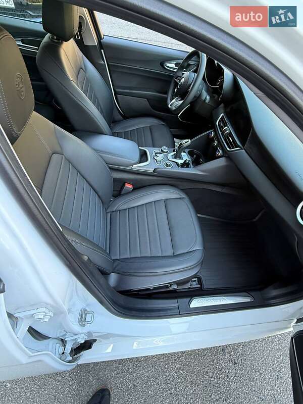 Седан Alfa Romeo Giulia 2021 в Харькове