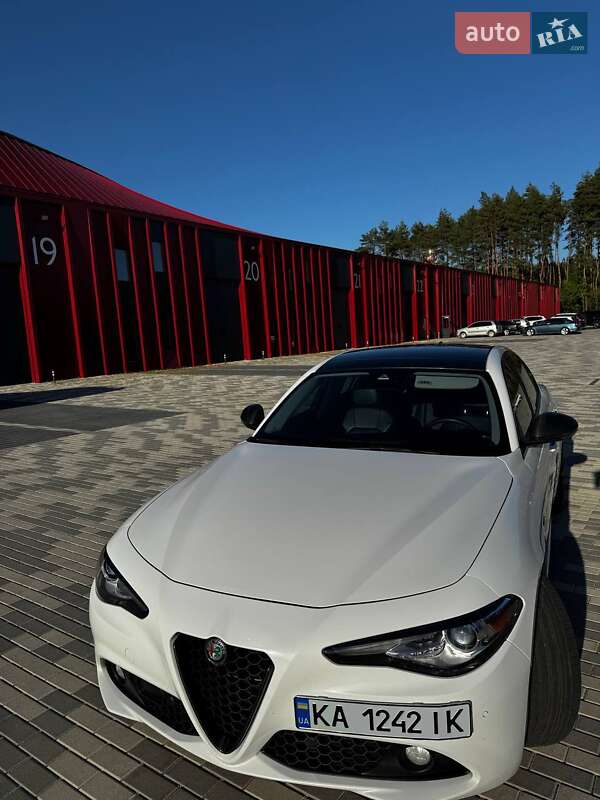 Седан Alfa Romeo Giulia 2017 в Львові фото 19 Седан Alfa Romeo Giulia 2017 в Львові