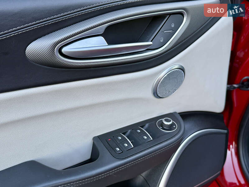 Седан Alfa Romeo Giulia 2019 в Киеве