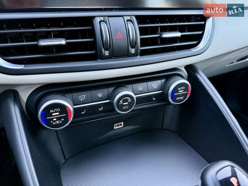 Седан Alfa Romeo Giulia 2019 в Киеве