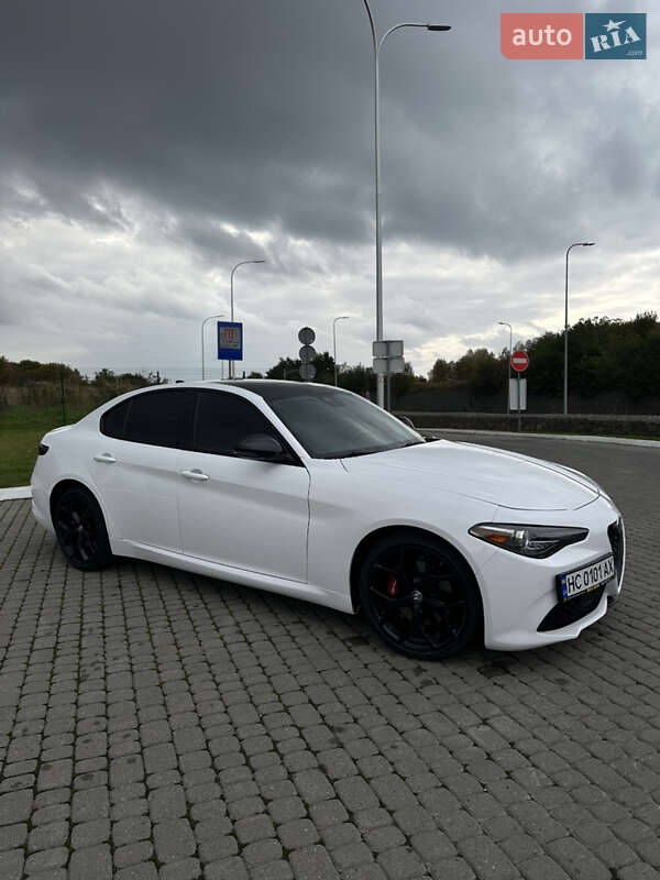 Седан Alfa Romeo Giulia 2020 в Львове