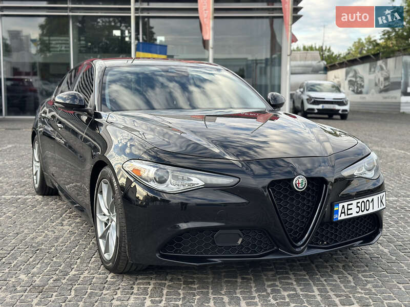 Седан Alfa Romeo Giulia 2018 в Днепре фото 4 Седан Alfa Romeo Giulia 2018 в Днепре