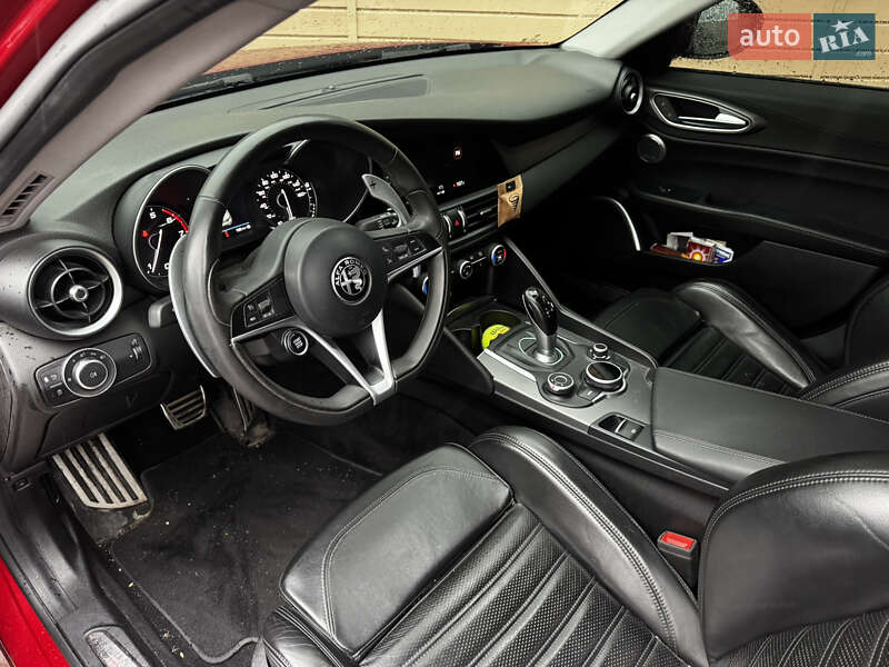 Седан Alfa Romeo Giulia 2016 в Киеве фото 32 Седан Alfa Romeo Giulia 2016 в Киеве