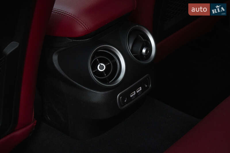 Седан Alfa Romeo Giulia 2022 в Киеве