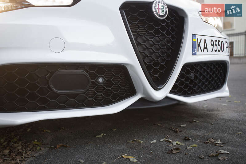 Седан Alfa Romeo Giulia 2022 в Киеве