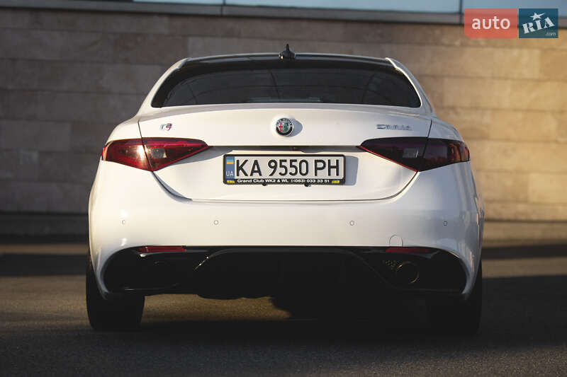 Седан Alfa Romeo Giulia 2022 в Киеве