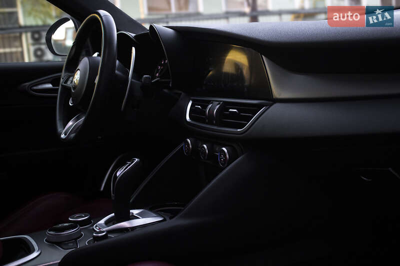Седан Alfa Romeo Giulia 2022 в Киеве
