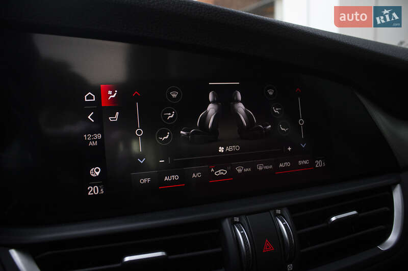 Седан Alfa Romeo Giulia 2022 в Киеве