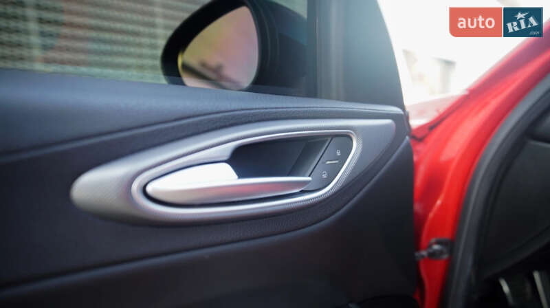 Седан Alfa Romeo Giulia 2016 в Львове фото 29 Седан Alfa Romeo Giulia 2016 в Львове