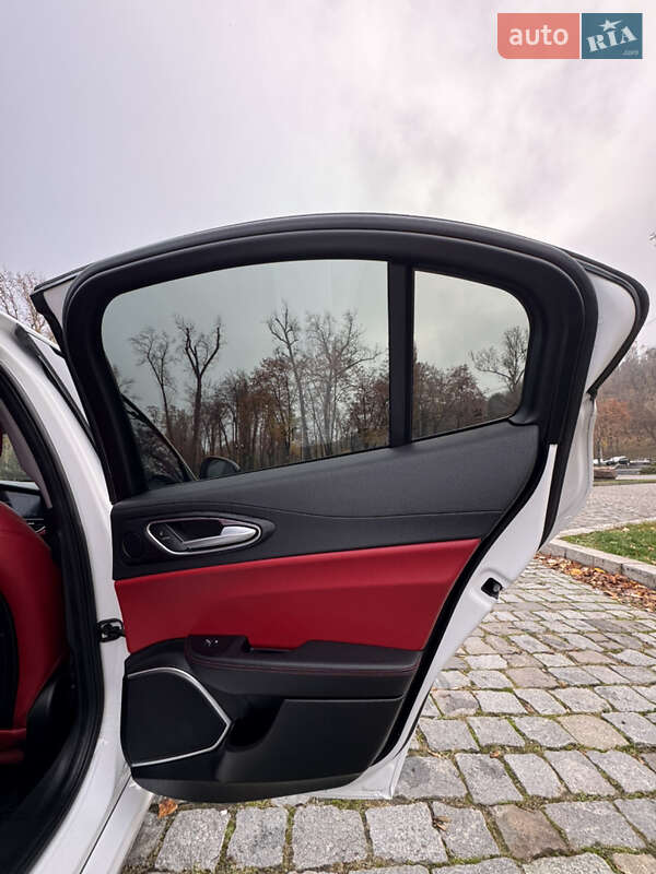 Седан Alfa Romeo Giulia 2020 в Києві