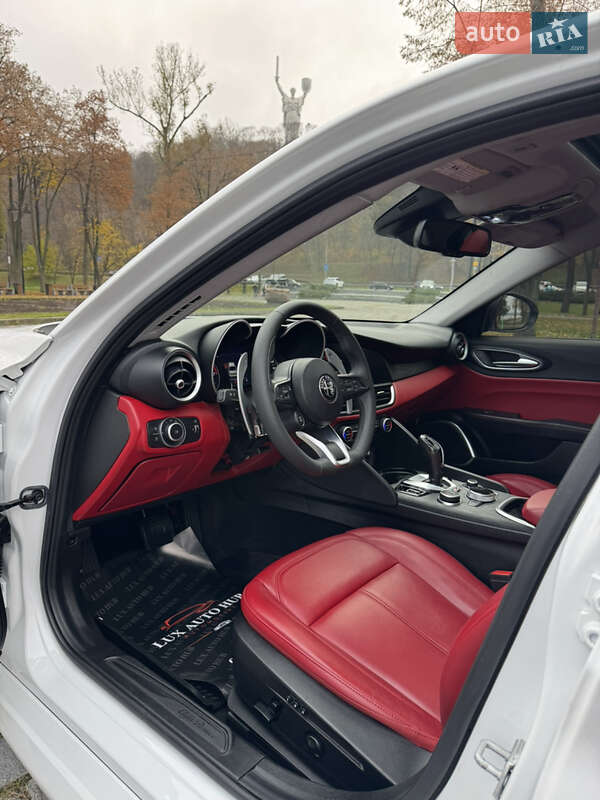 Седан Alfa Romeo Giulia 2020 в Києві