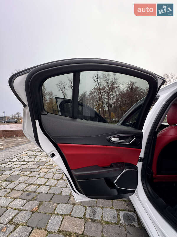 Седан Alfa Romeo Giulia 2020 в Києві