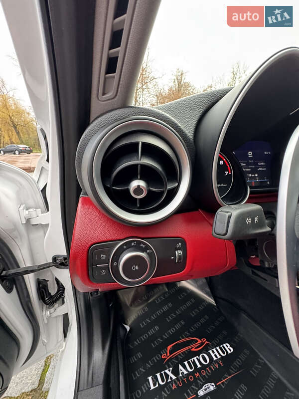 Седан Alfa Romeo Giulia 2020 в Києві