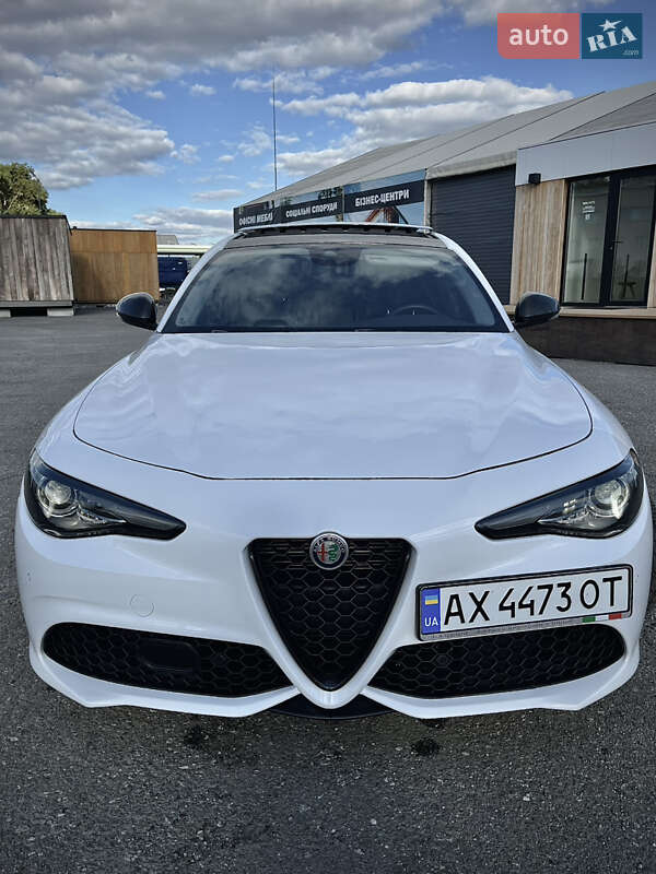 Седан Alfa Romeo Giulia 2019 в Києві