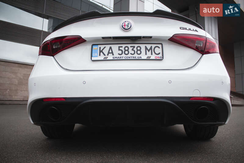 Седан Alfa Romeo Giulia 2019 в Киеве фото 48 Седан Alfa Romeo Giulia 2019 в Киеве