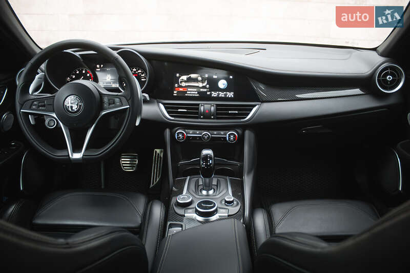Седан Alfa Romeo Giulia 2019 в Киеве фото 14 Седан Alfa Romeo Giulia 2019 в Киеве