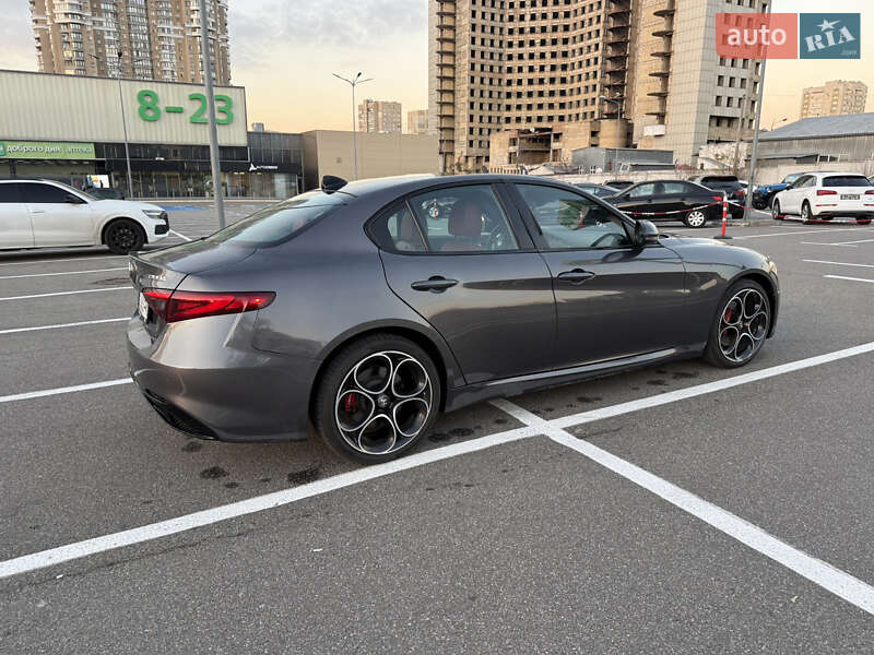 Седан Alfa Romeo Giulia 2022 в Киеве