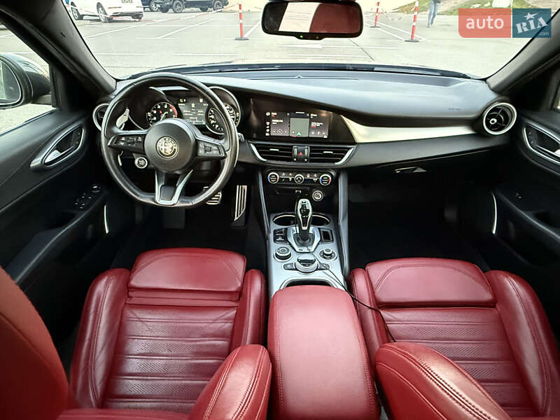 Седан Alfa Romeo Giulia 2022 в Киеве