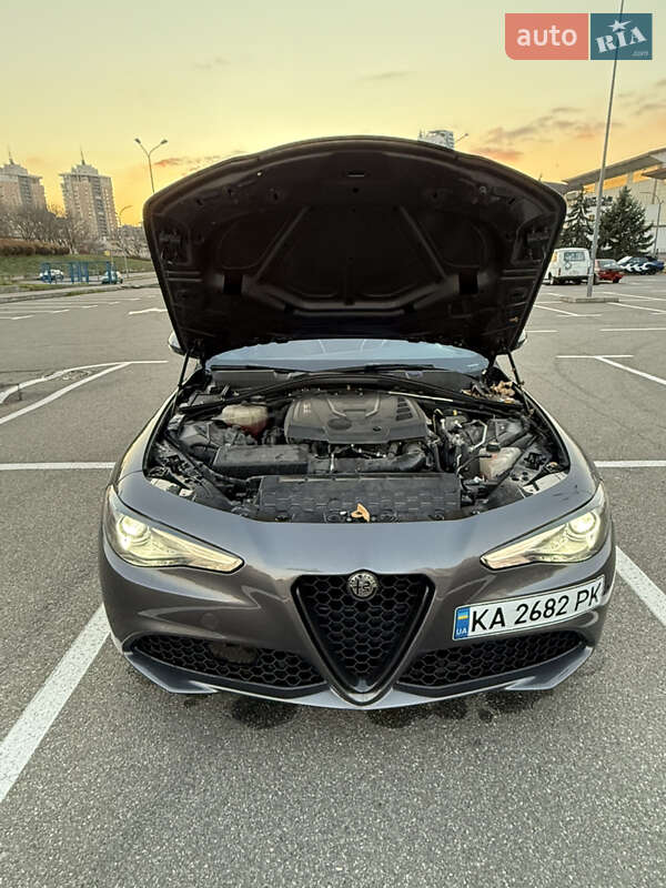 Седан Alfa Romeo Giulia 2022 в Киеве