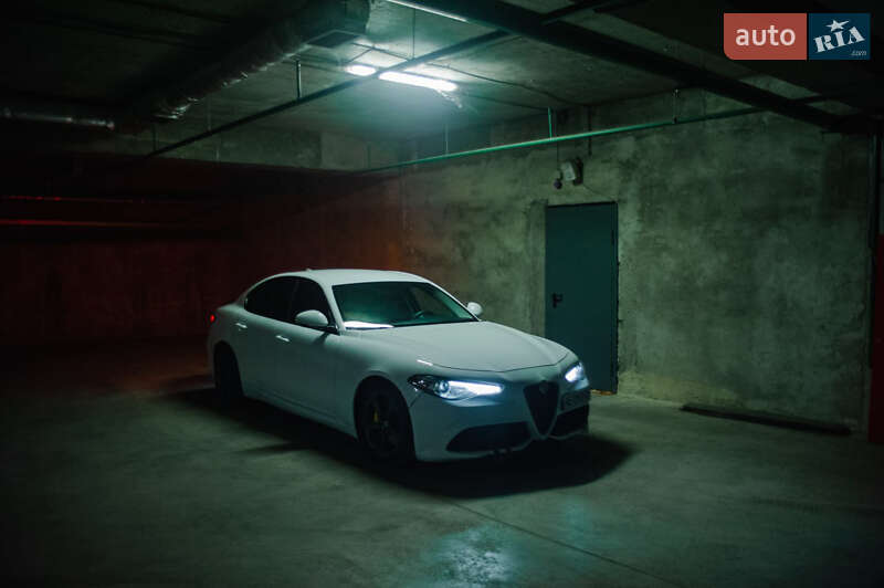 Седан Alfa Romeo Giulia 2017 в Днепре