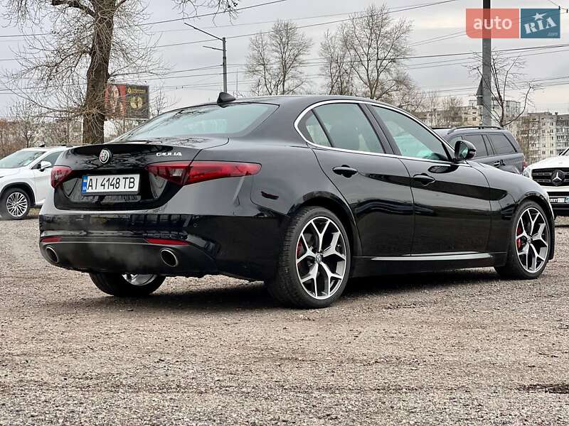 Седан Alfa Romeo Giulia 2018 в Киеве фото 6 Седан Alfa Romeo Giulia 2018 в Киеве