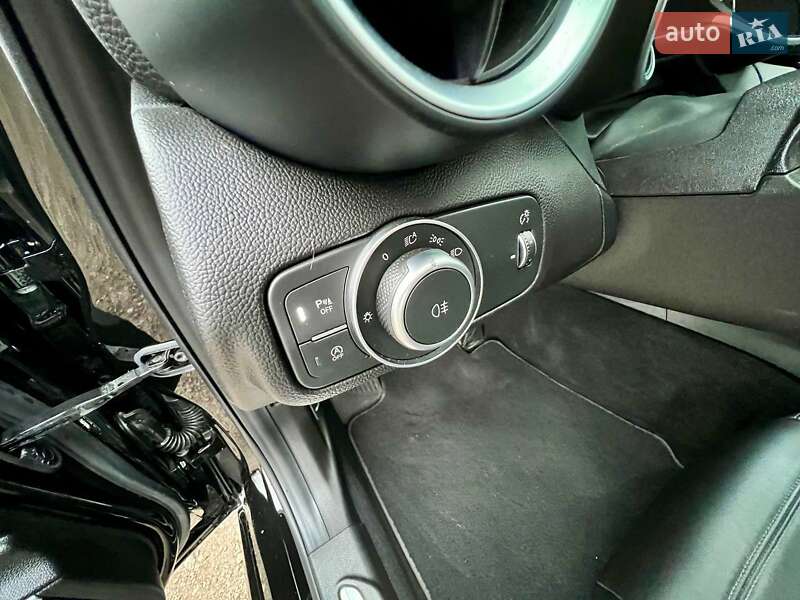 Седан Alfa Romeo Giulia 2018 в Киеве фото 21 Седан Alfa Romeo Giulia 2018 в Киеве