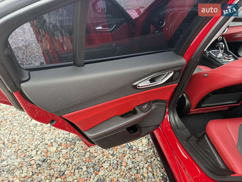 Седан Alfa Romeo Giulia 2017 в Переяславе фото 32 Седан Alfa Romeo Giulia 2017 в Переяславе