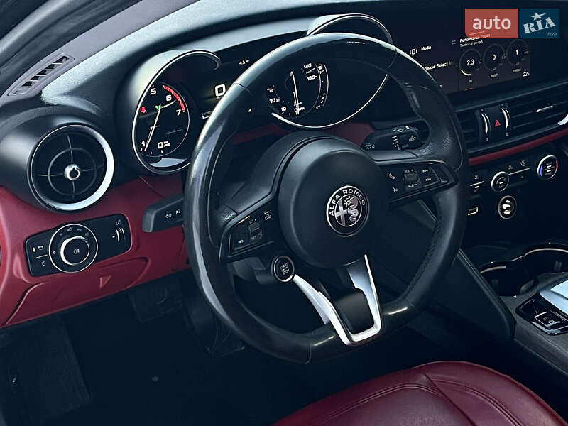 Седан Alfa Romeo Giulia 2020 в Луцке