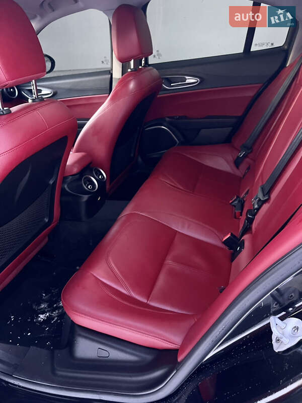 Седан Alfa Romeo Giulia 2020 в Луцке