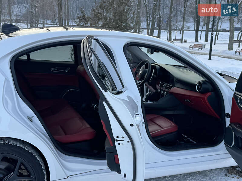 Седан Alfa Romeo Giulia 2020 в Киеве