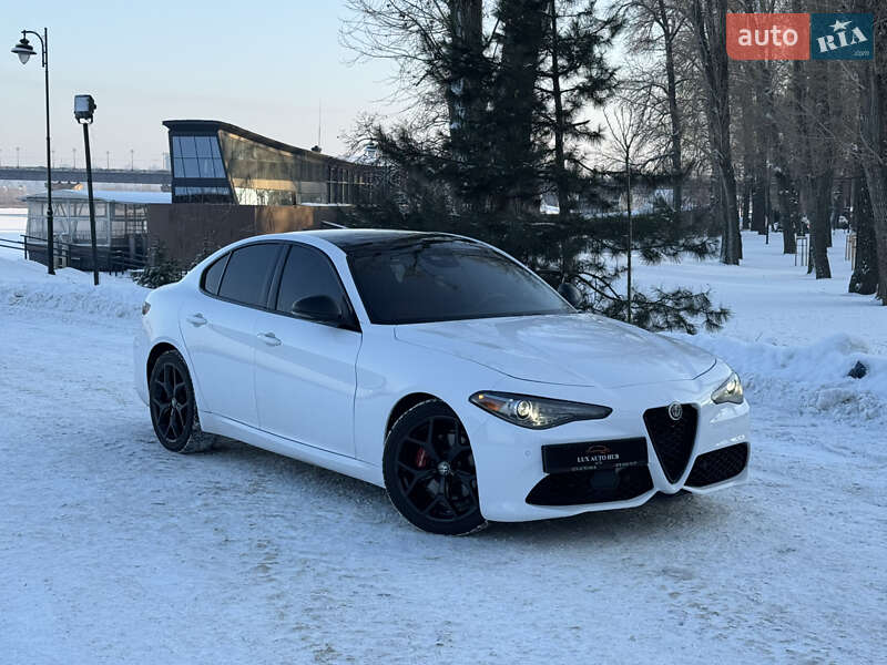 Седан Alfa Romeo Giulia 2020 в Киеве