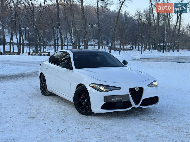 Седан Alfa Romeo Giulia 2020 в Киеве